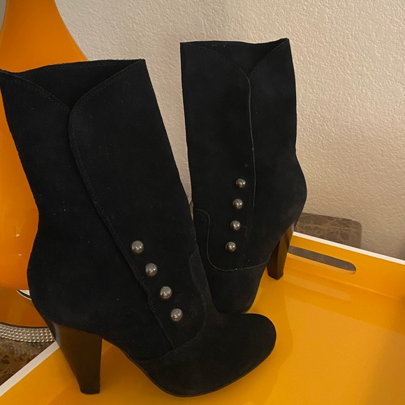 Shoes - Women’s Kitten Heel Booties